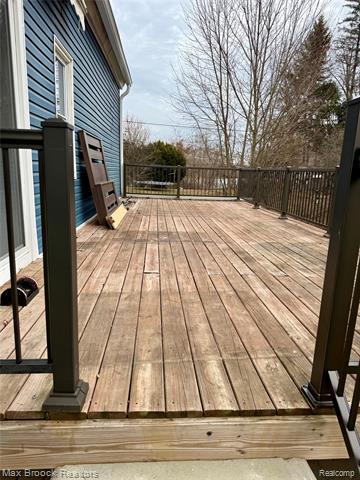 Builiding view twenty seven for 1146 S Long Lake, Lake Orion, MI. 48362