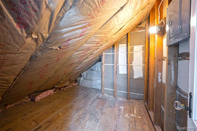 Builiding view thirty seven for 433 N Saginaw, Holly, MI. 48442