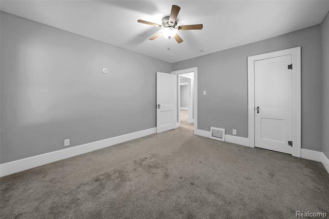 Builiding view twenty seven for 433 N Saginaw, Holly, MI. 48442