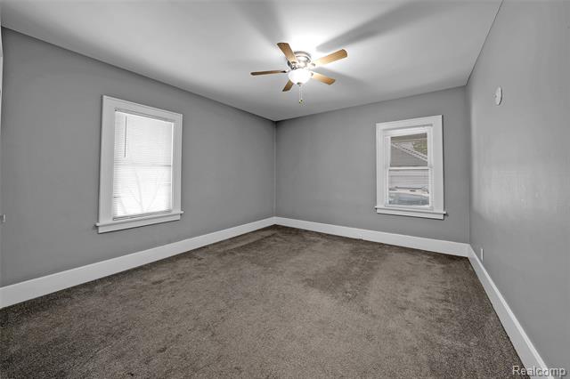 Builiding view twenty six for 433 N Saginaw, Holly, MI. 48442