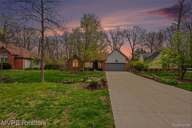 front view for 936 Wildbrook Ln, Lake Orion, Mi. 48362