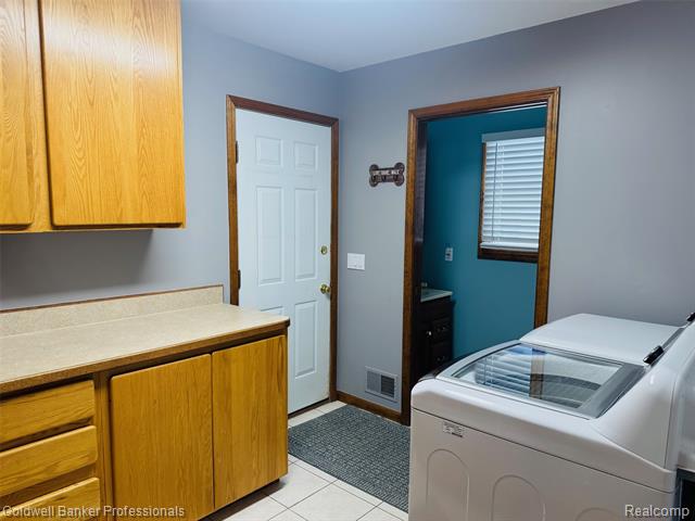 Builiding view twelve for 412 Rosette, Holly, MI. 48442