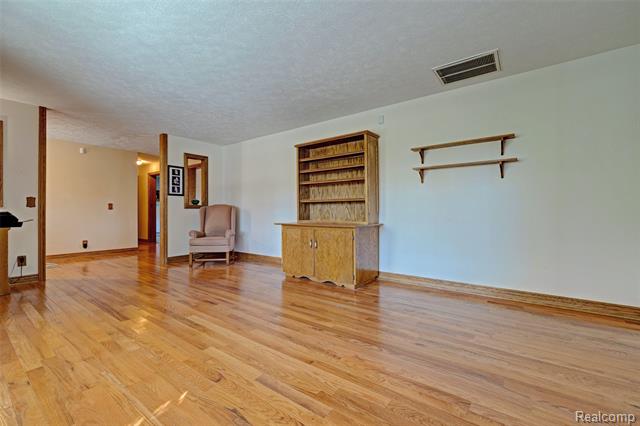 Builiding view eight for 4830 Stanton, Oxford, MI. 48371