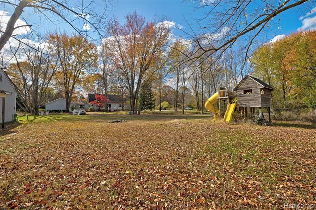 Builiding view seventy four for 4830 Stanton, Oxford, MI. 48371