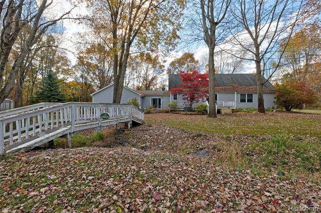 Builiding view seventy six for 4830 Stanton, Oxford, MI. 48371