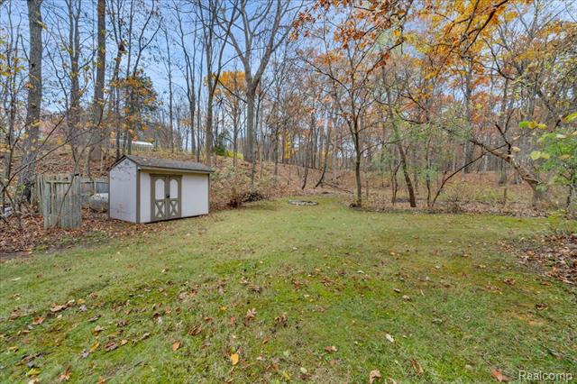 Builiding view fifty six for 75 Ridgemont, Oxford, MI. 48370