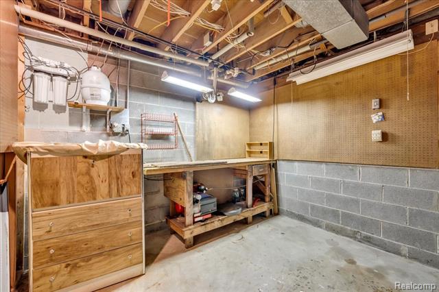 Builiding view forty eight for 75 Ridgemont, Oxford, MI. 48370