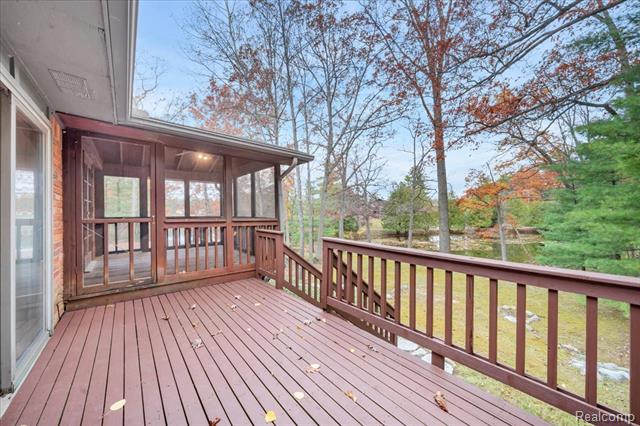 Builiding view forty nine for 75 Ridgemont, Oxford, MI. 48370