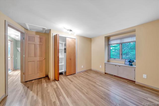 Builiding view forty for 75 Ridgemont, Oxford, MI. 48370