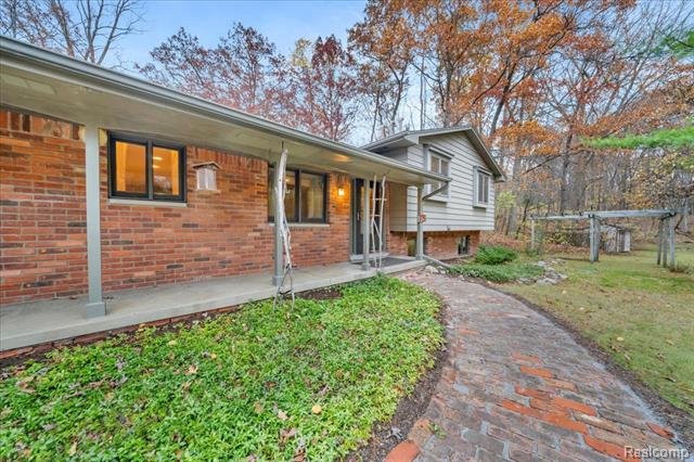 Builiding view nine for 75 Ridgemont, Oxford, MI. 48370