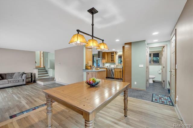 Builiding view nineteen for 75 Ridgemont, Oxford, MI. 48370