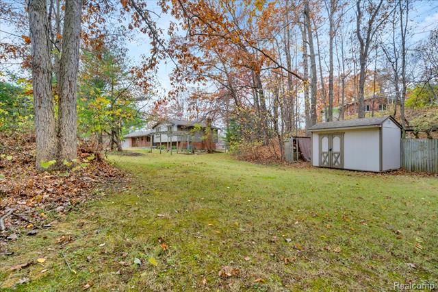 Builiding view seven for 75 Ridgemont, Oxford, MI. 48370