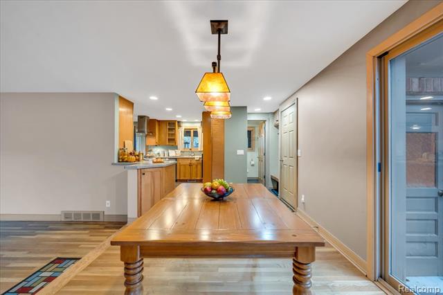 Builiding view seventeen for 75 Ridgemont, Oxford, MI. 48370