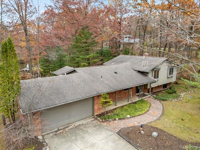 Builiding view seventy five for 75 Ridgemont, Oxford, MI. 48370