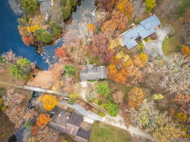 Builiding view seventy one for 75 Ridgemont, Oxford, MI. 48370