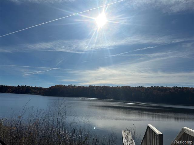 Builiding view seventy six for 75 Ridgemont, Oxford, MI. 48370