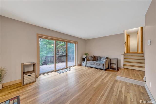 Builiding view sixteen for 75 Ridgemont, Oxford, MI. 48370