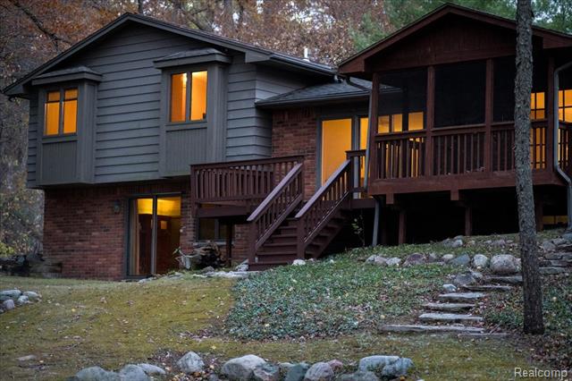 Builiding view sixty eight for 75 Ridgemont, Oxford, MI. 48370