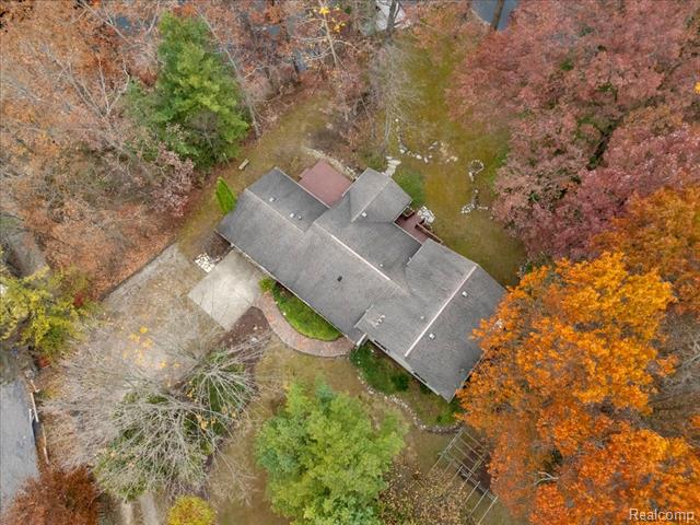 Builiding view sixty nine for 75 Ridgemont, Oxford, MI. 48370