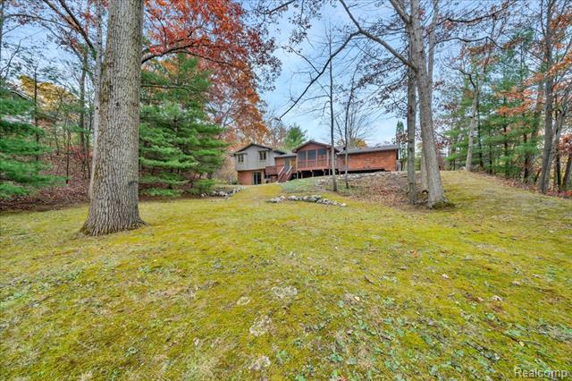 Builiding view sixty one for 75 Ridgemont, Oxford, MI. 48370