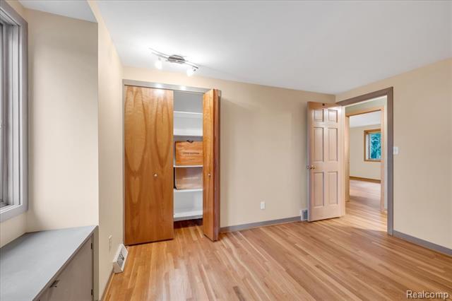 Builiding view thirty eight for 75 Ridgemont, Oxford, MI. 48370