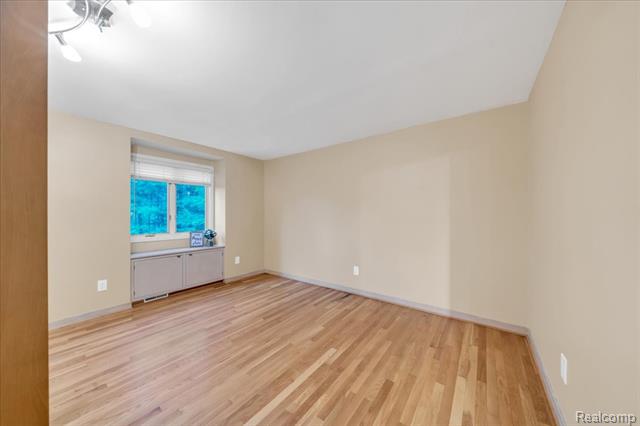 Builiding view thirty nine for 75 Ridgemont, Oxford, MI. 48370