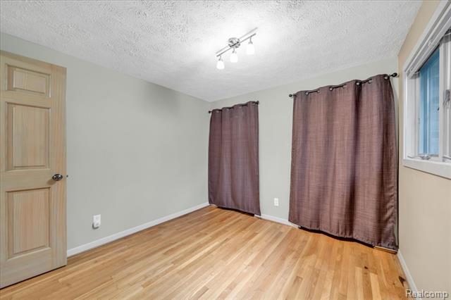 Builiding view thirty six for 75 Ridgemont, Oxford, MI. 48370