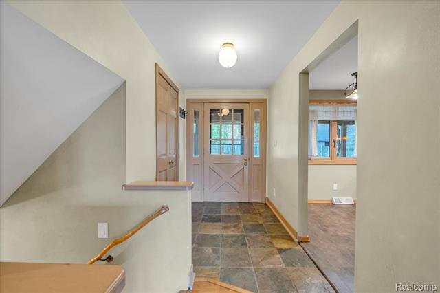 Builiding view thirty for 75 Ridgemont, Oxford, MI. 48370