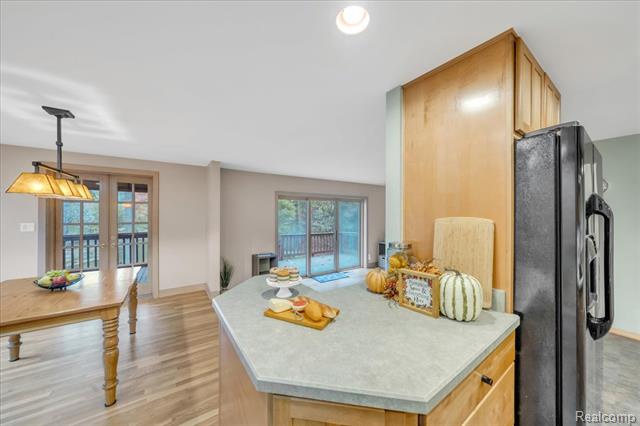 Builiding view twenty four for 75 Ridgemont, Oxford, MI. 48370