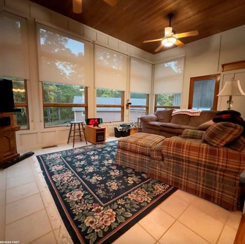 Builiding view fifteen for 1185 Barr, Oxford, MI. 48370