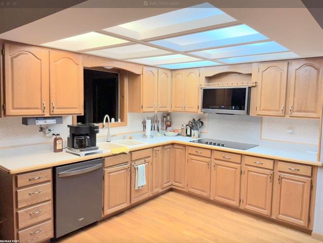 Builiding view fourteen for 1185 Barr, Oxford, MI. 48370