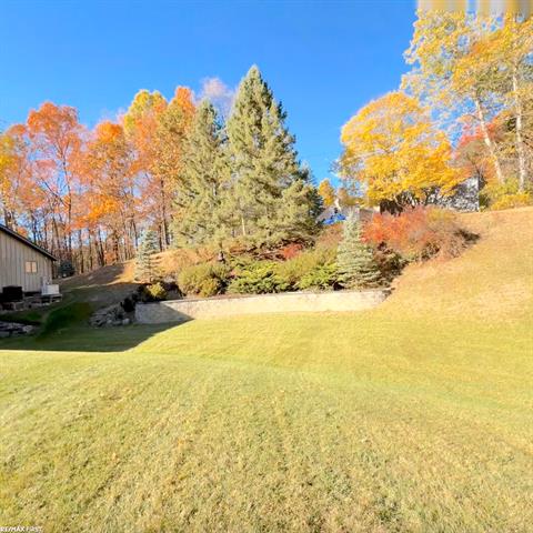 Builiding view thirteen for 1185 Barr, Oxford, MI. 48370