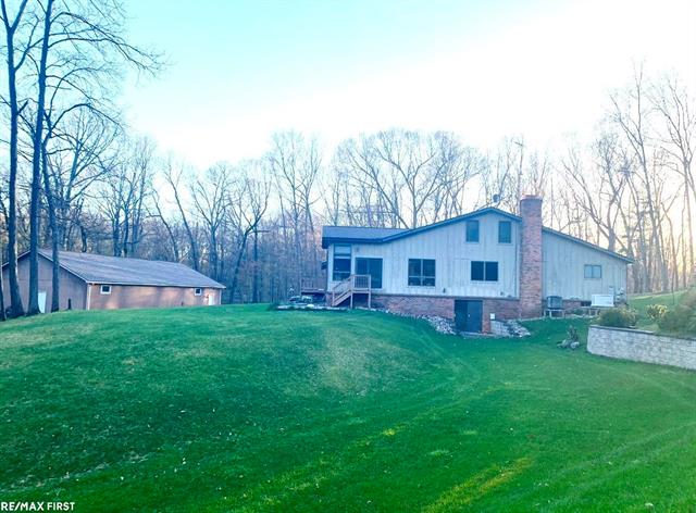 Builiding view three for 1185 Barr, Oxford, MI. 48370