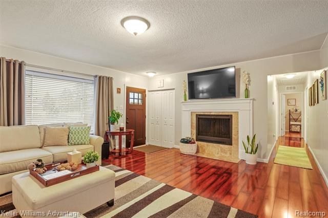 Builiding view five for 311 Teelin, Oxford, MI. 48371