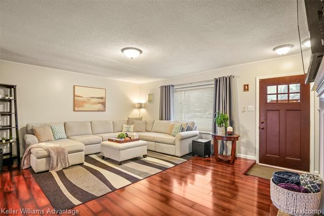 Builiding view four for 311 Teelin, Oxford, MI. 48371