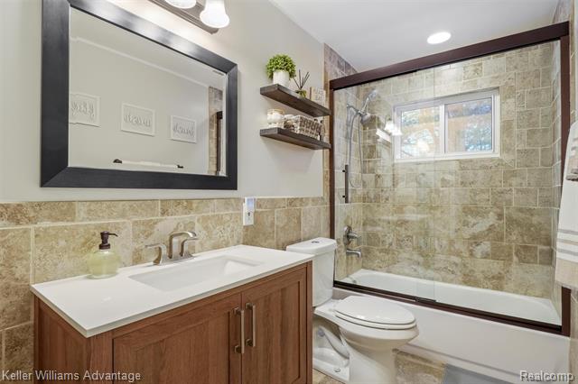 Builiding view nineteen for 311 Teelin, Oxford, MI. 48371