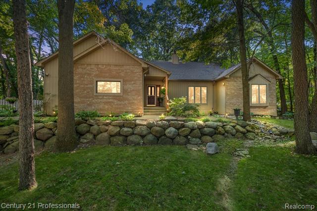 front view for 3650 Lakeview Dr, Ortonville, Mi. 48462