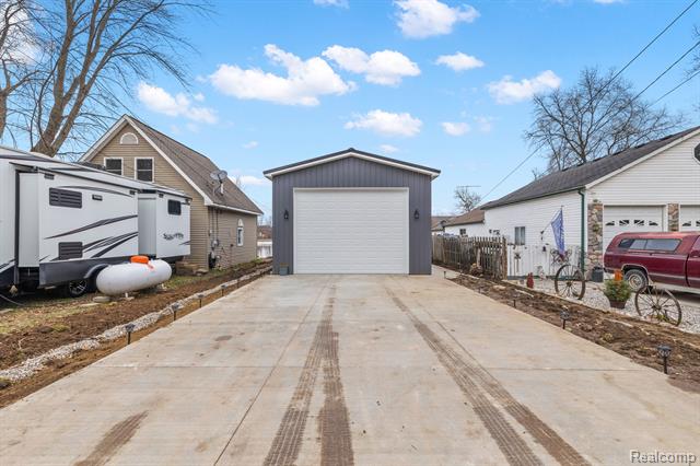 Builiding view eight for 3529 Lakeview, Ortonville, MI. 48462