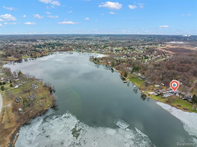 Builiding view five for 3529 Lakeview, Ortonville, MI. 48462