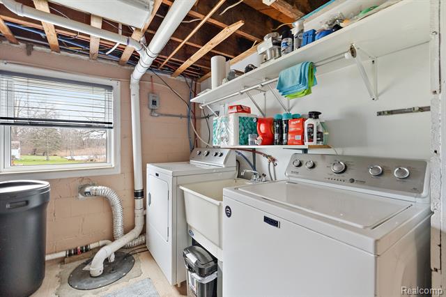 Builiding view forty four for 3529 Lakeview, Ortonville, MI. 48462