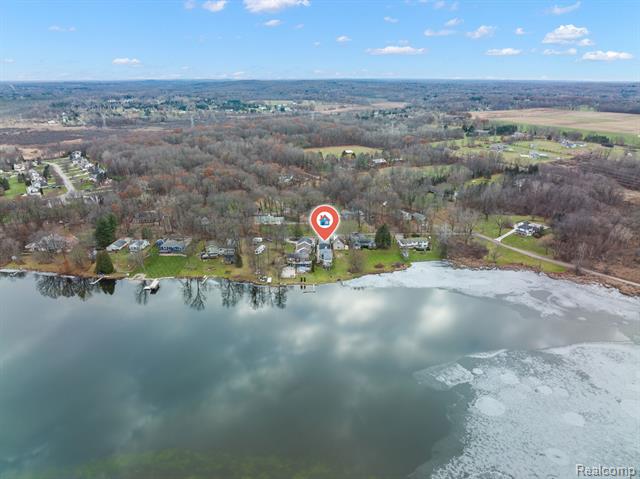 Builiding view four for 3529 Lakeview, Ortonville, MI. 48462