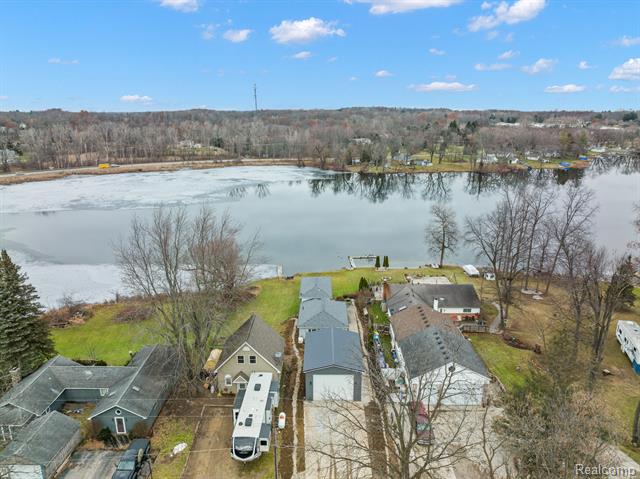 Builiding view six for 3529 Lakeview, Ortonville, MI. 48462