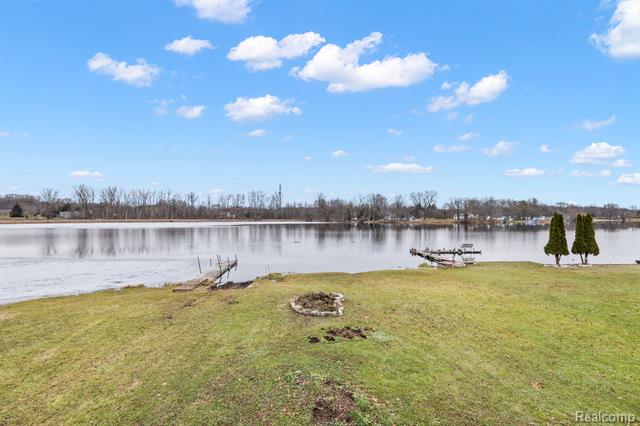 Builiding view thirteen for 3529 Lakeview, Ortonville, MI. 48462