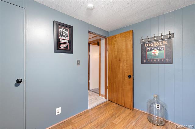 Builiding view thirty for 3529 Lakeview, Ortonville, MI. 48462