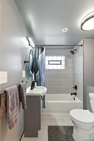 Builiding view twenty five for 3529 Lakeview, Ortonville, MI. 48462