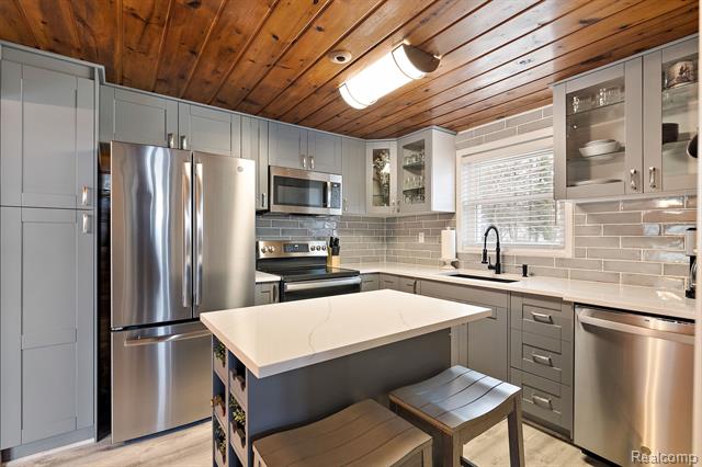 Builiding view twenty two for 3529 Lakeview, Ortonville, MI. 48462