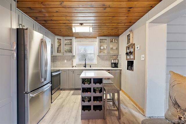 Builiding view twenty for 3529 Lakeview, Ortonville, MI. 48462