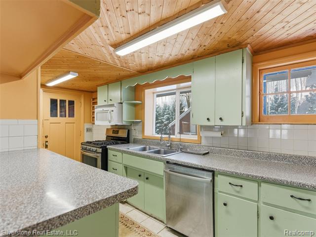 Builiding view fourteen for 2098 Dunwoodie, Ortonville, MI. 48462