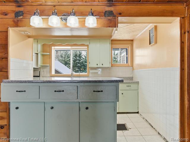 Builiding view sixteen for 2098 Dunwoodie, Ortonville, MI. 48462