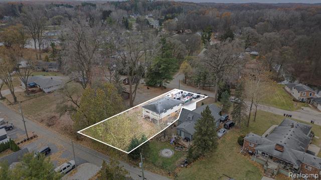 Builiding view eighteen for 2080 Dunwoodie, Ortonville, MI. 48462